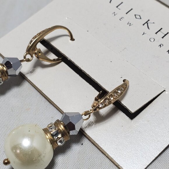 Ali Khan glass pearl with rhinestone dangle earring - Picture 3 of 5